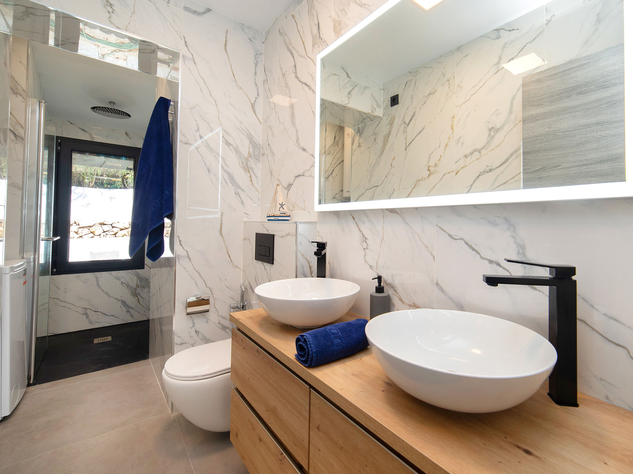 Photo of Estrella Azul