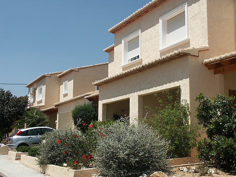 HOLIDAY HOUSE VILLA LEONA