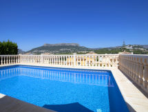 Villa Sandra: Ruim vrijstaand huis met privézwembad nabij strand Calpe - thumbnail 6