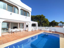 Op 600 m van zee: Modern vakantiehuis met privézwembad in Calpe - thumbnail 1