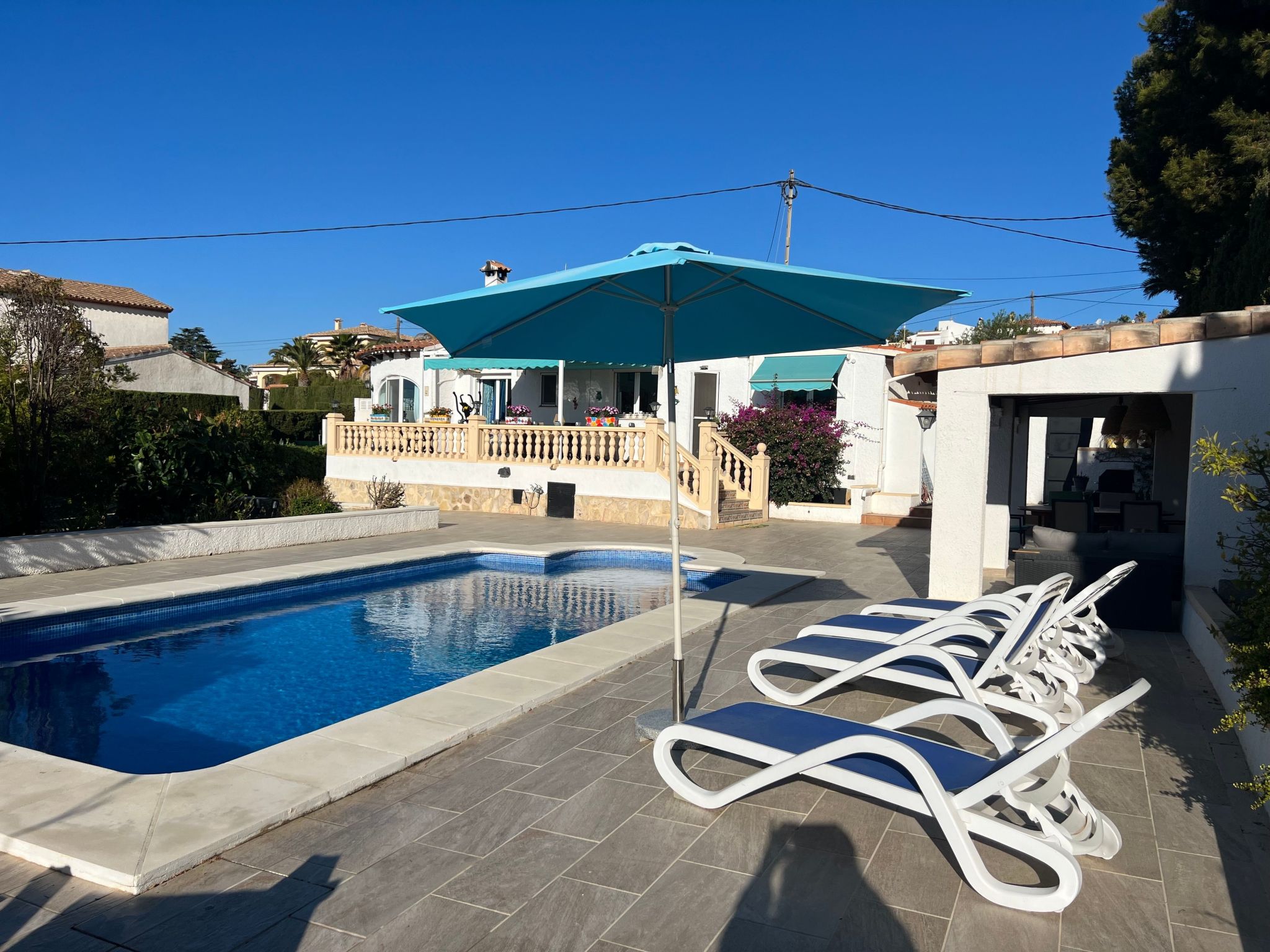 Schicker Bungalow in extrem ruhiger Lage und doch zentral gelegen-Outside