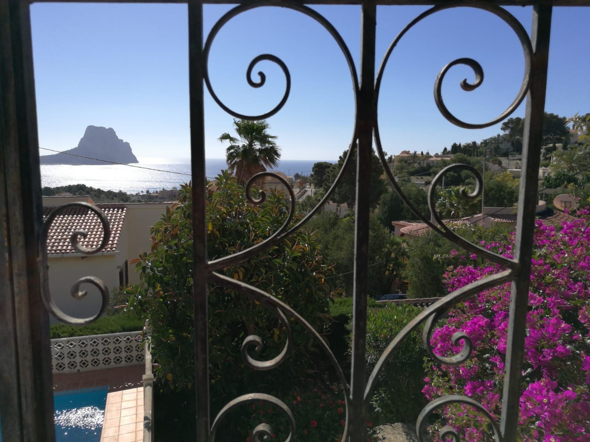 Mit privatem Pool und Meerblick-Binnen