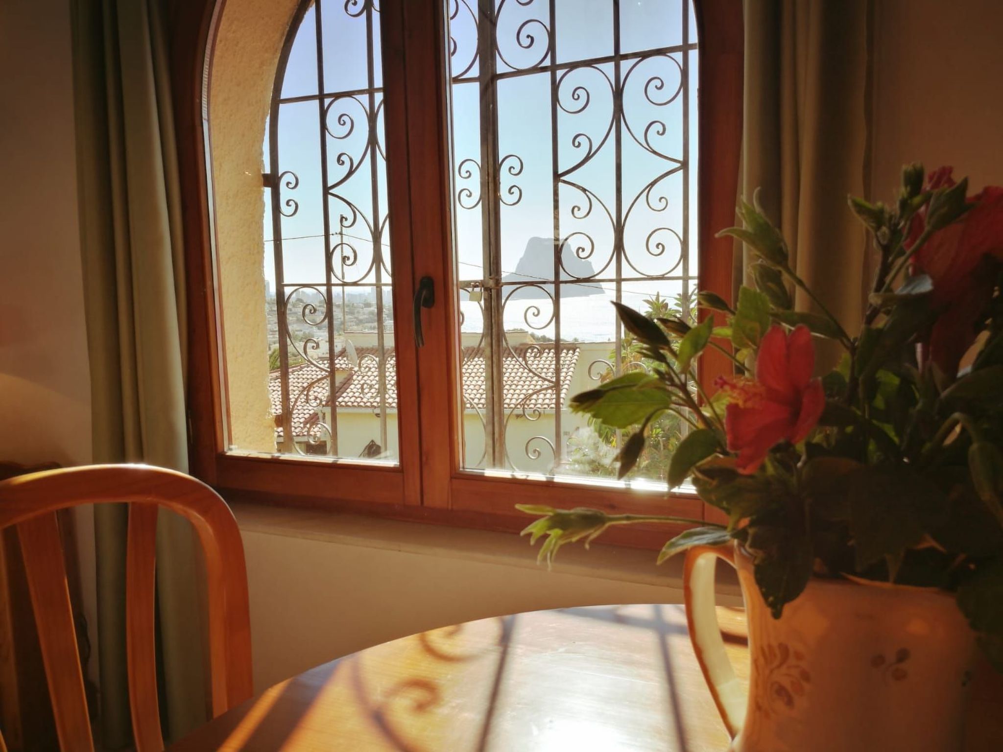 Mit privatem Pool und Meerblick-Binnen