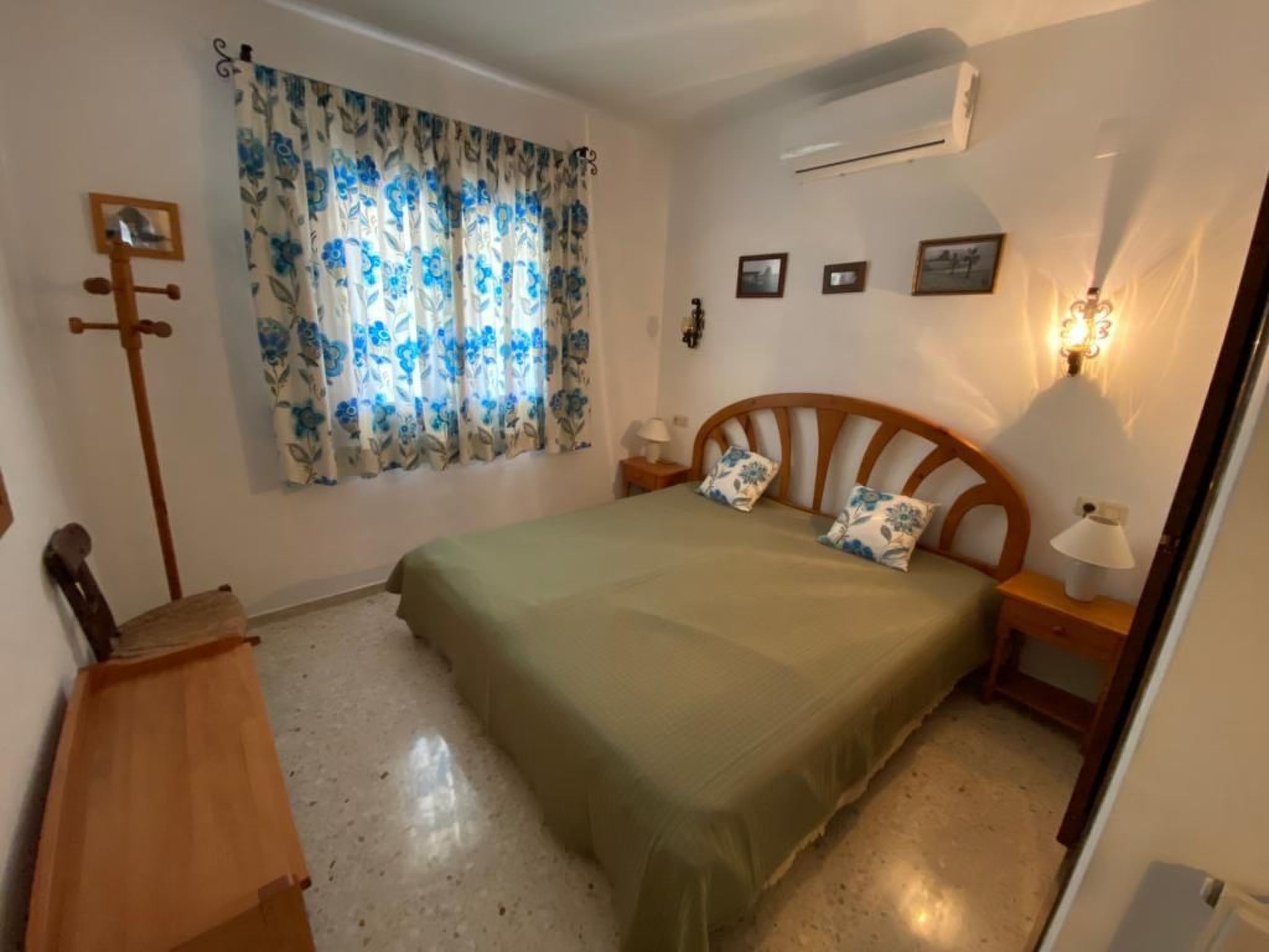 Mit privatem Pool und Meerblick-Binnen