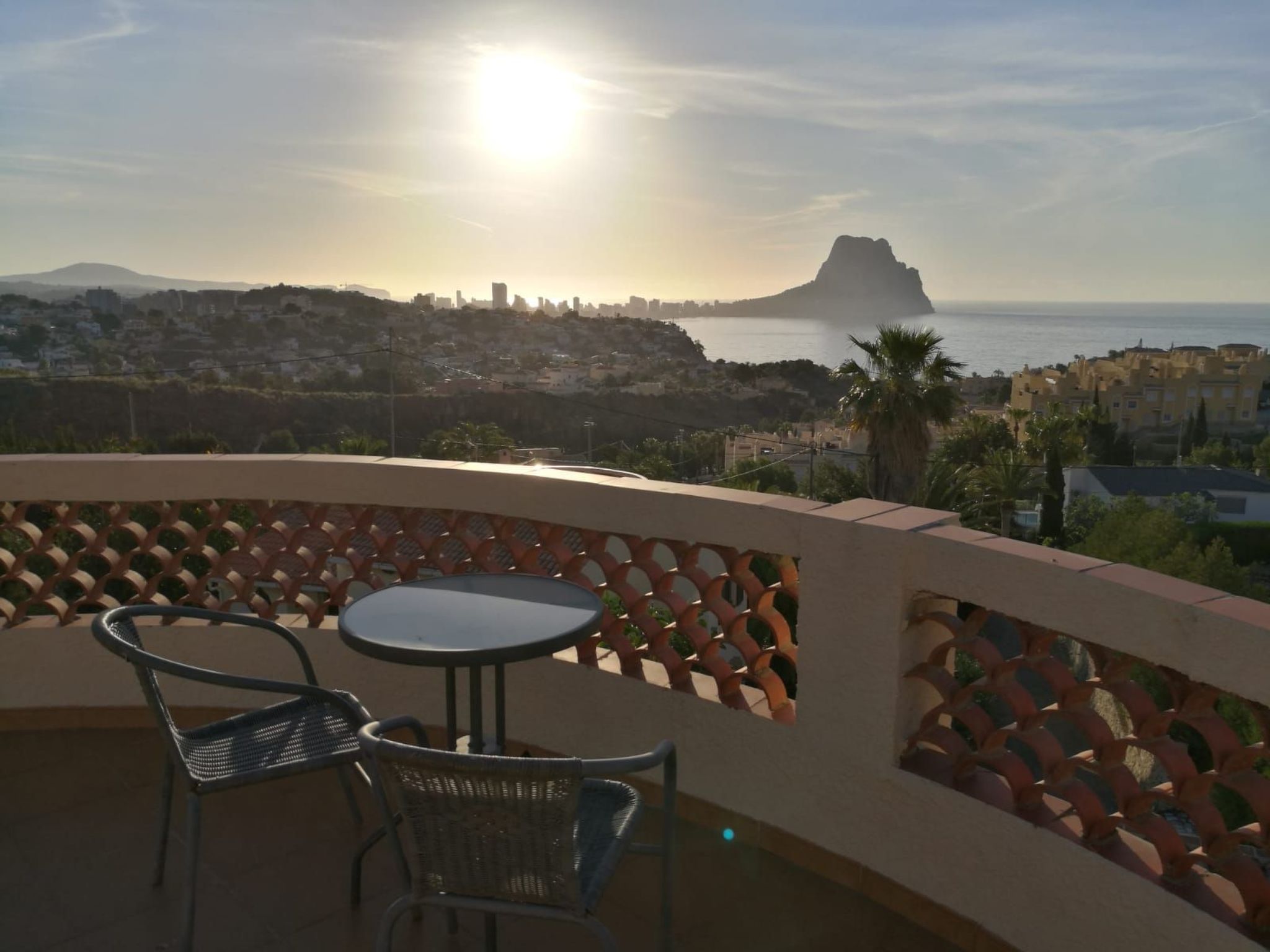 Mit privatem Pool und Meerblick-Binnen