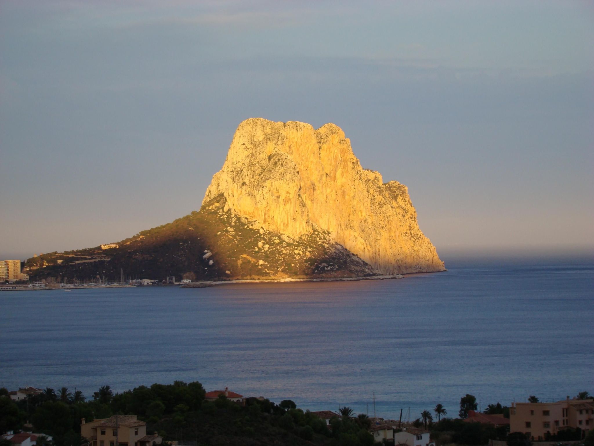 Mit privatem Pool und Meerblick-Binnen