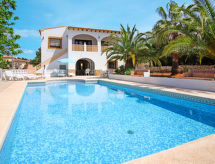 Villa Marfilena: Ruime familievilla met privézwembad dicht bij zee in Calpe - thumbnail 1