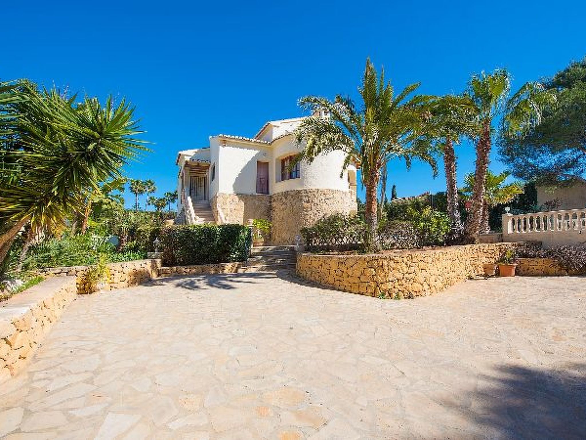 Villa Devis - PlusHolidays - Image 4