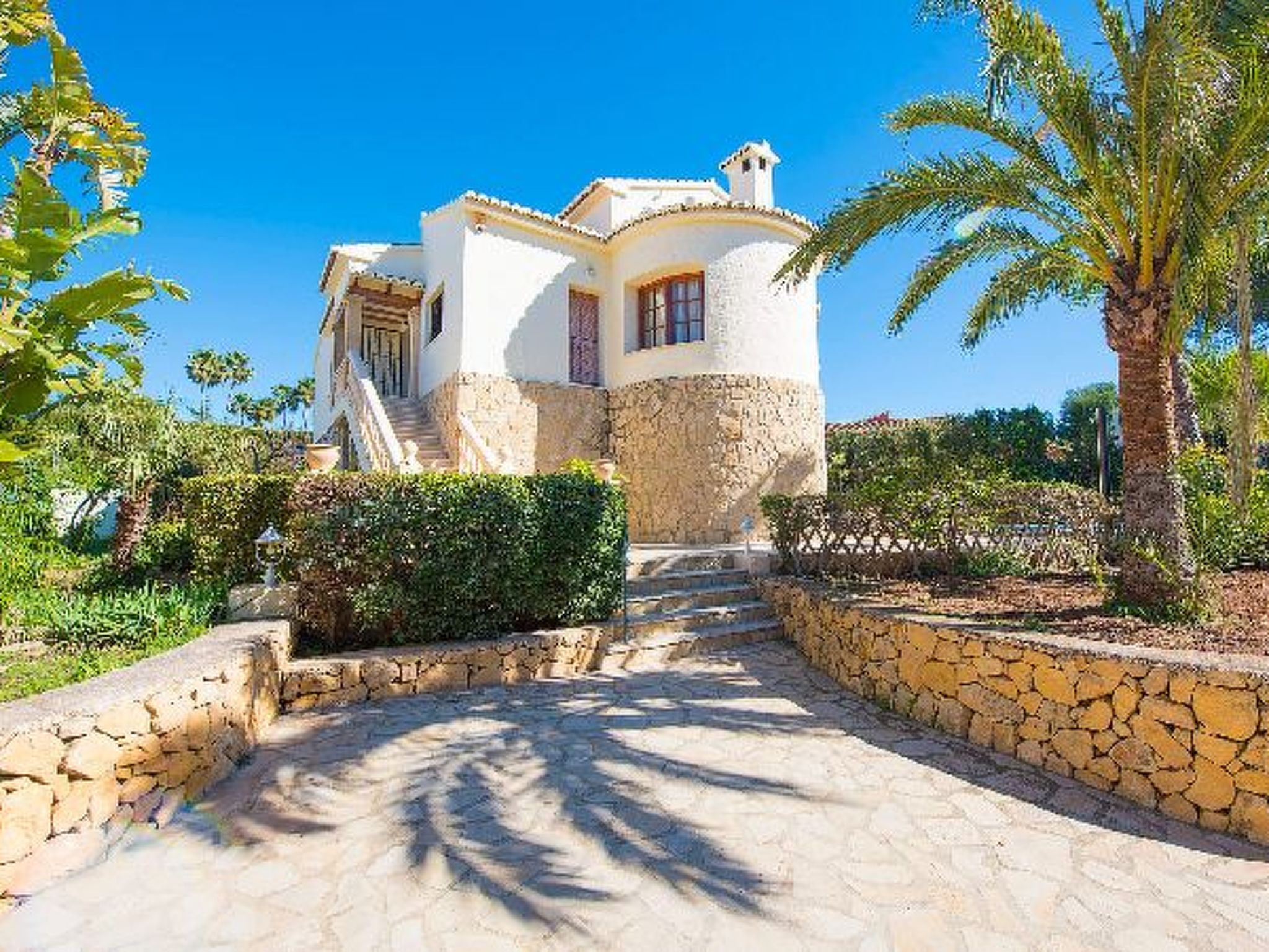 Villa Devis - PlusHolidays - Image 2