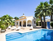 Casa Kate: Vrijstaande villa met privézwembad op 200 meter van het strand - thumbnail 2