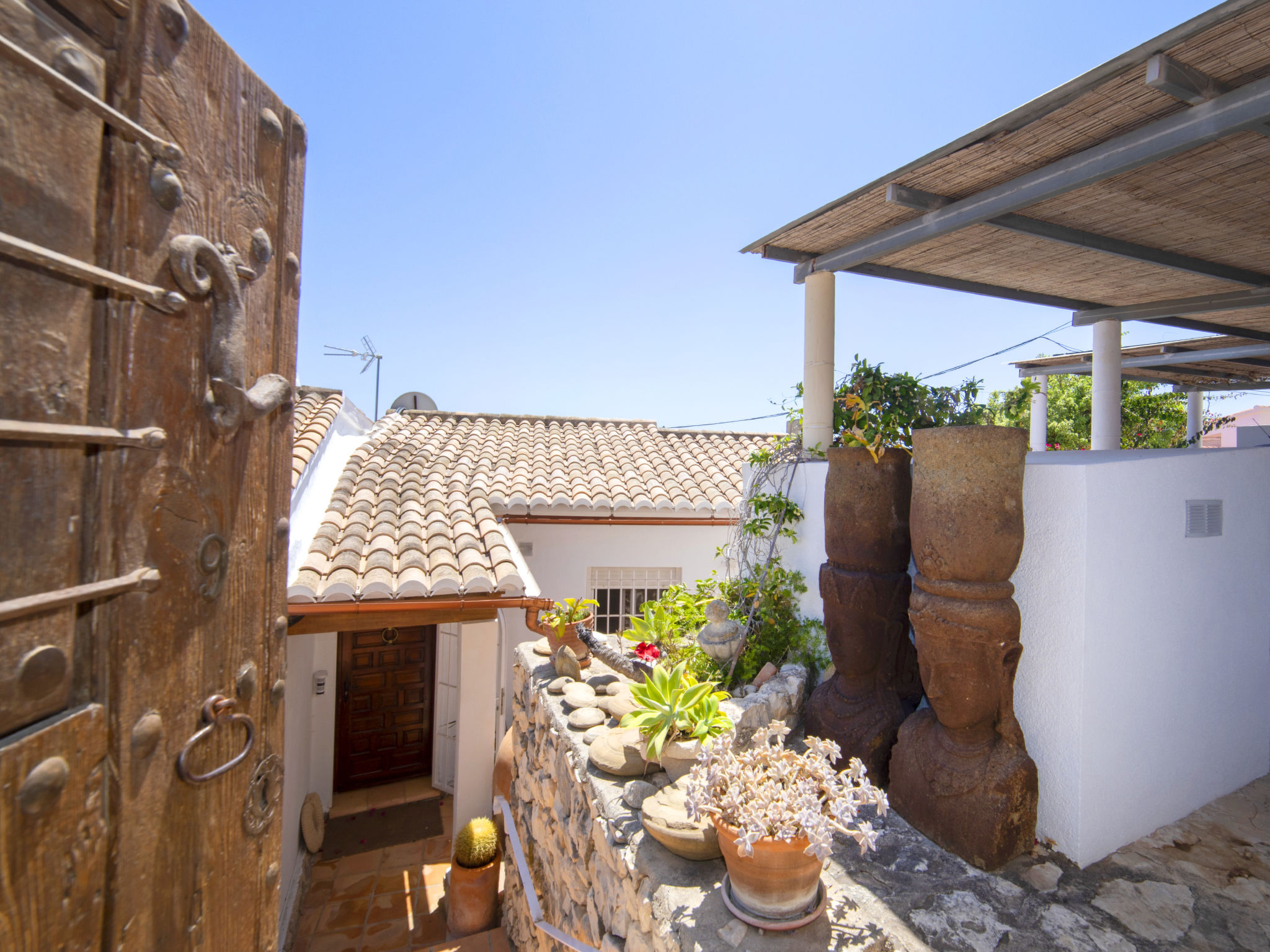 La Perdiu-Outside