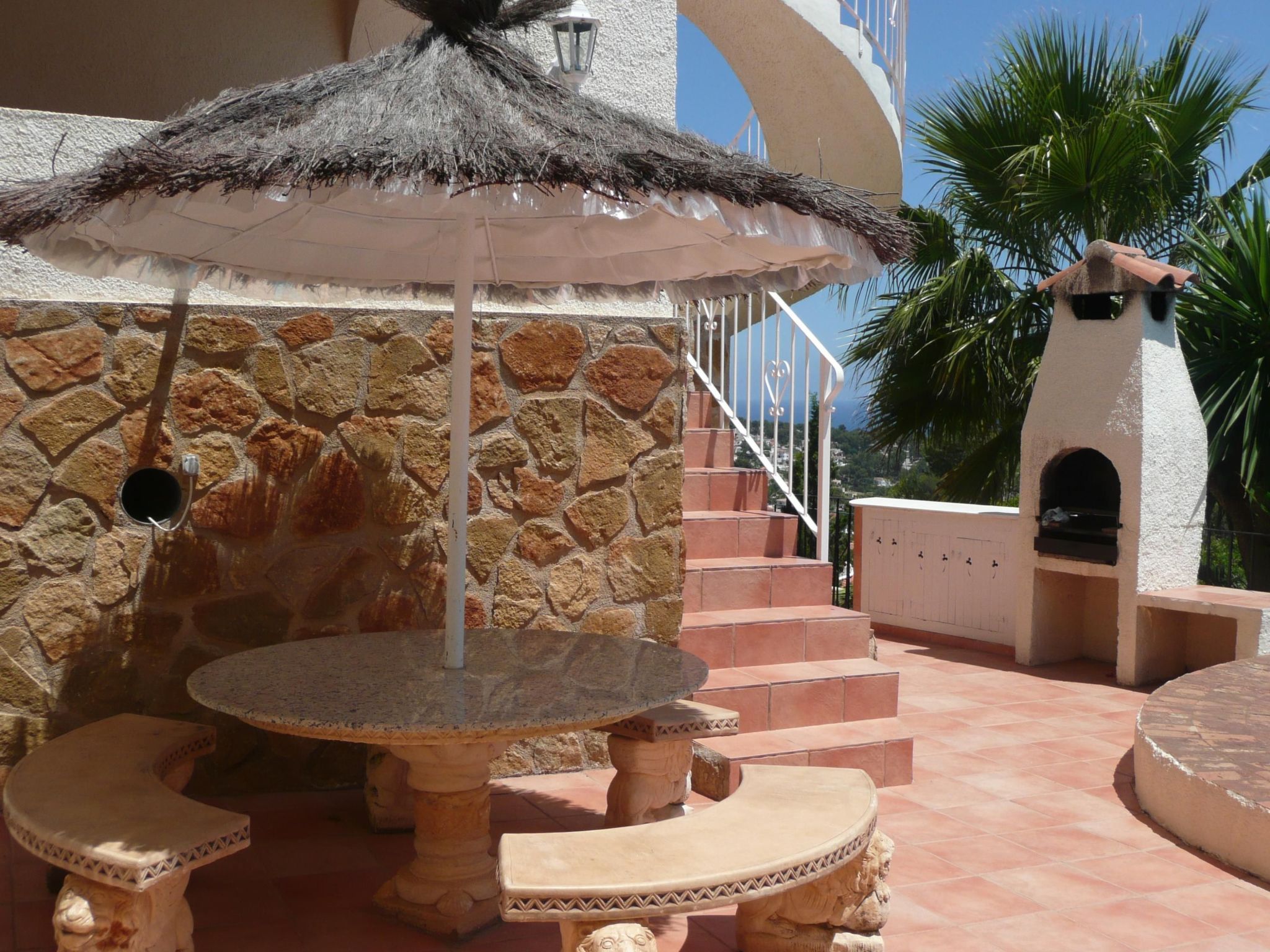 Wohnung in der ersten Etage mit privatem Pool-Dehors