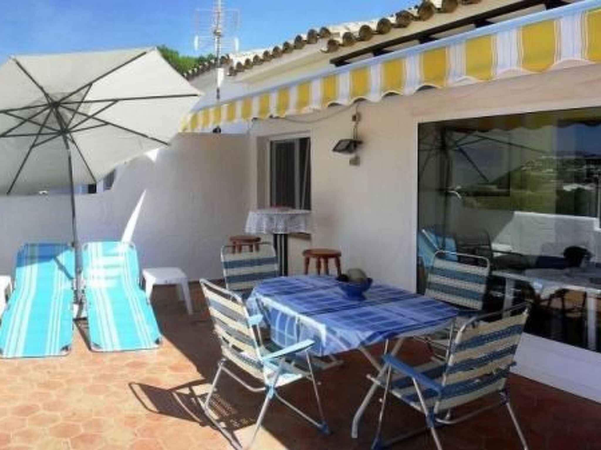 Klimatisierte Ferienwohnung mit eigener Terrasse-Binnen