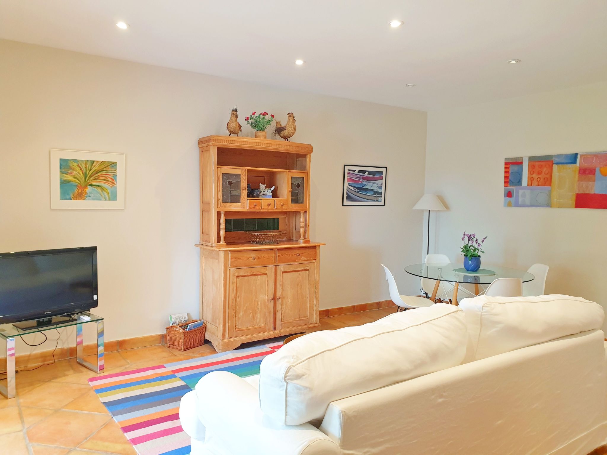 Villa Hermosa-Binnen