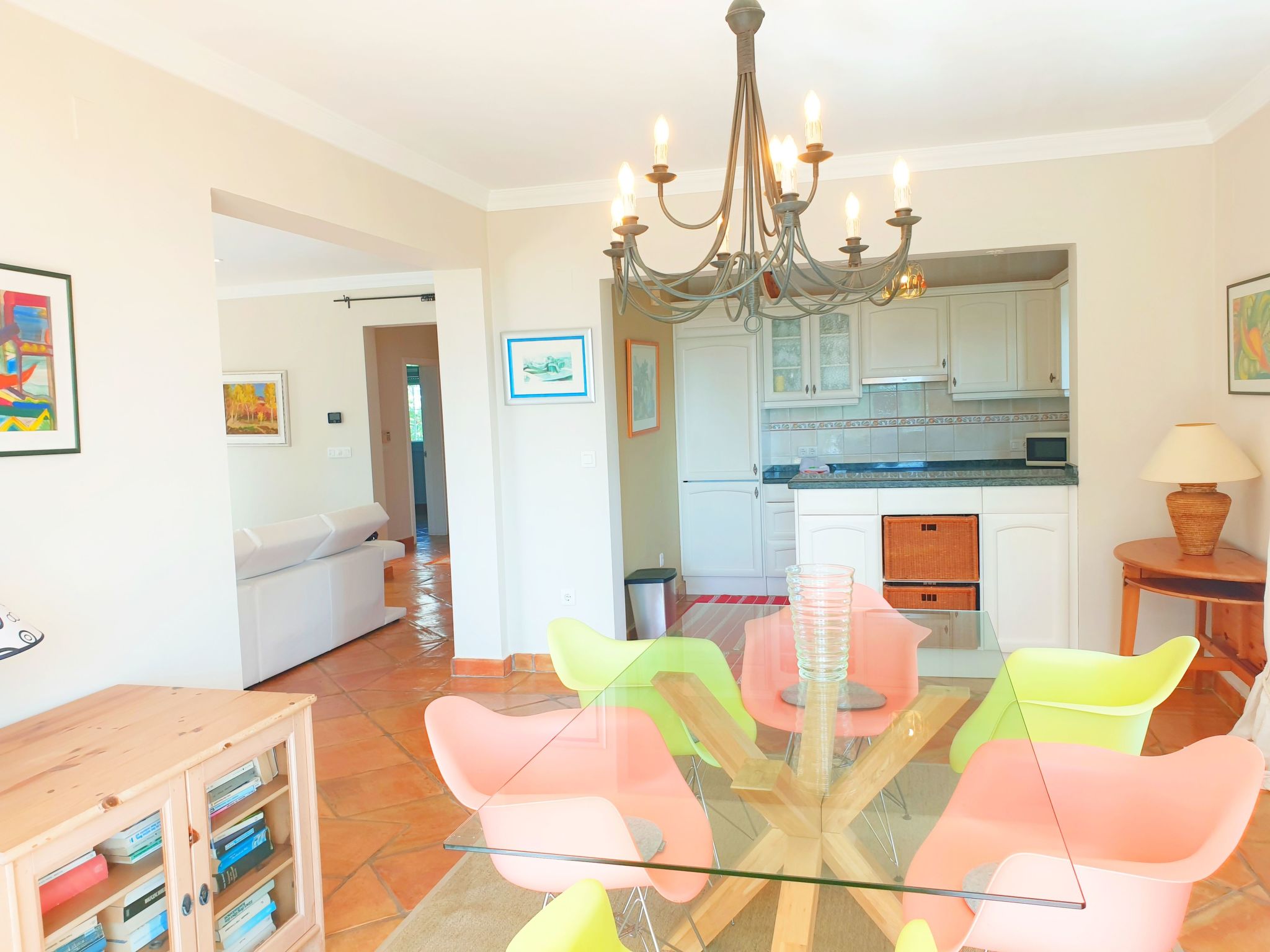 Villa Hermosa-Binnen