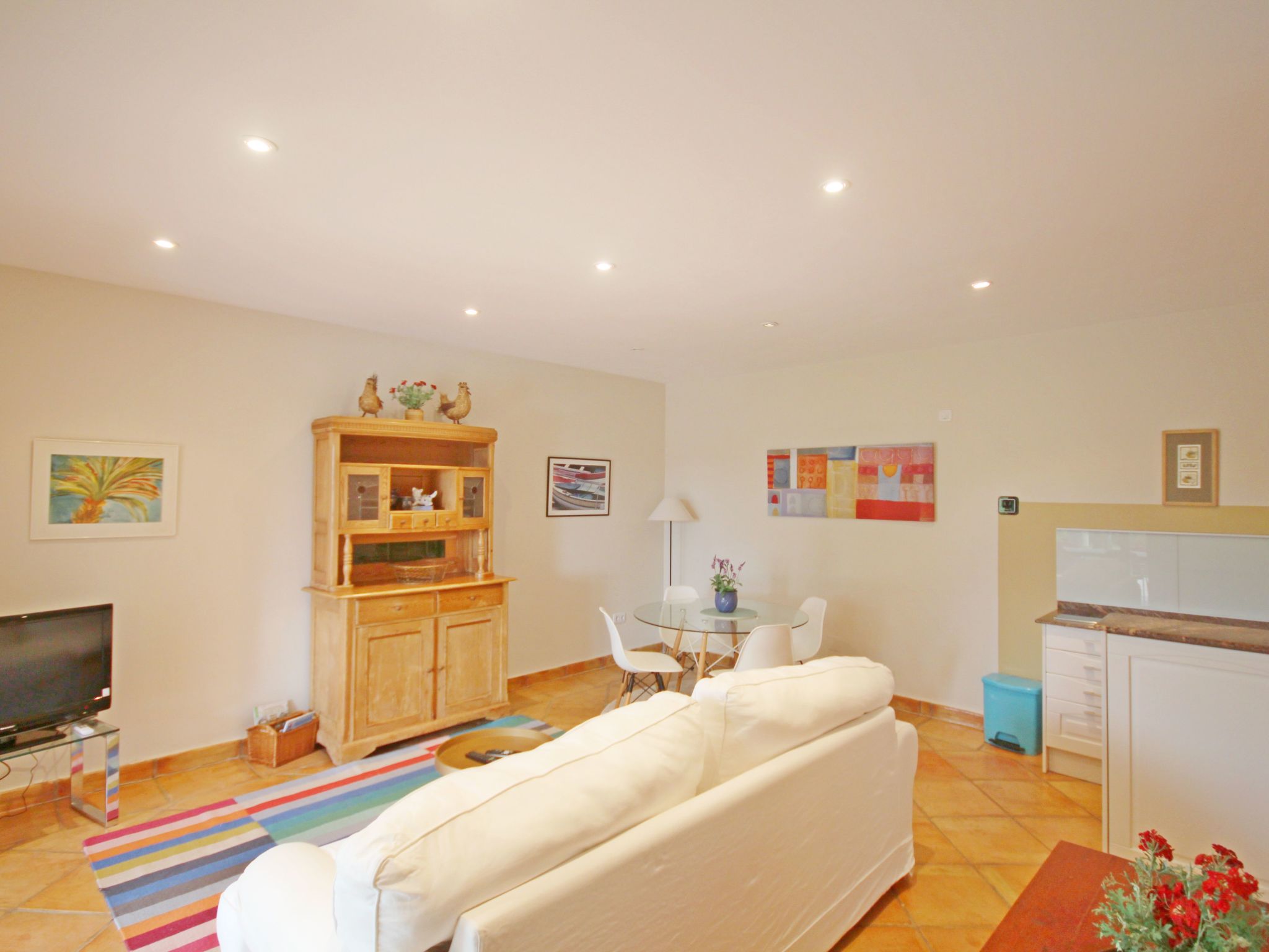 Villa Hermosa-Binnen