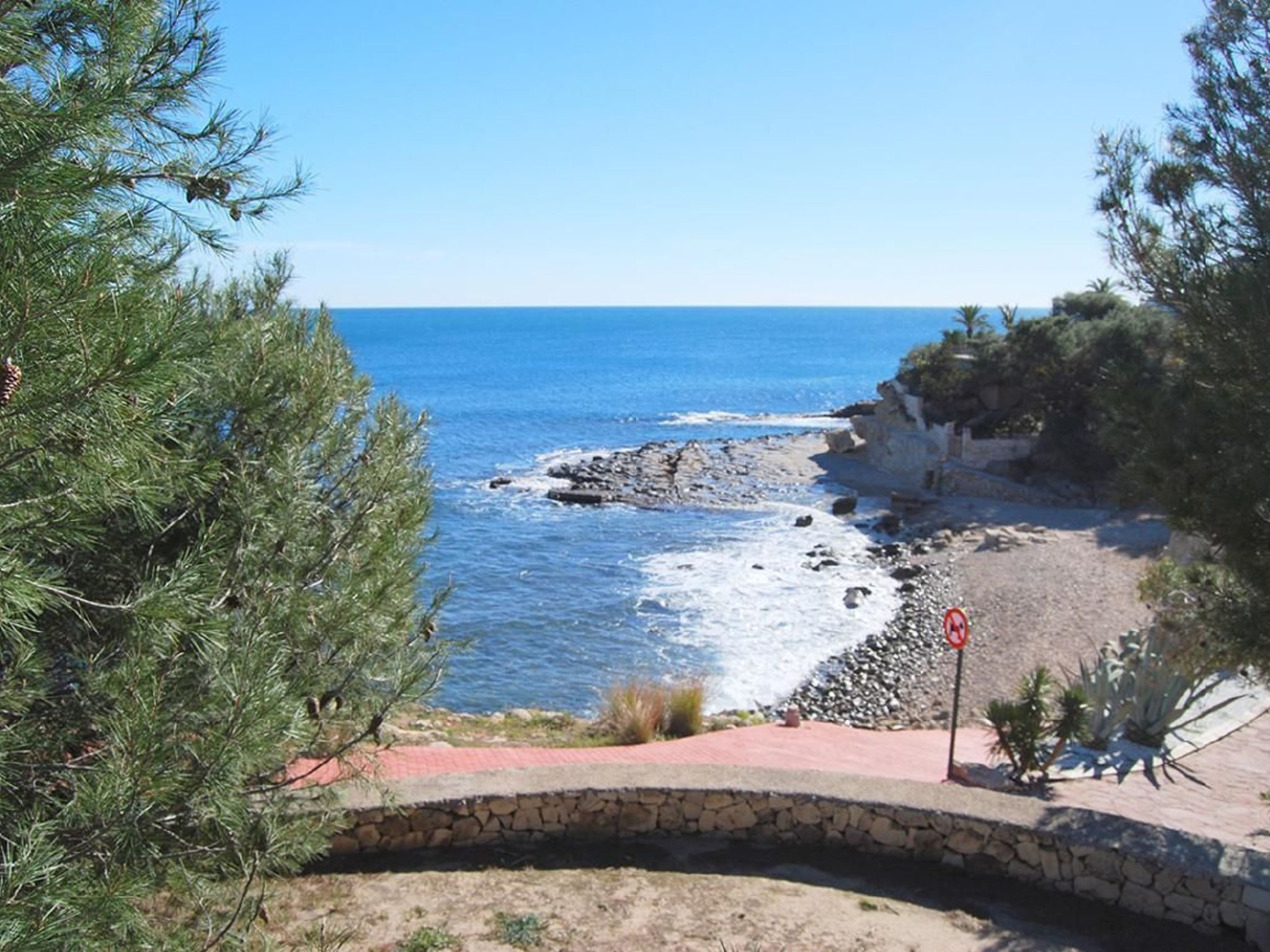 Ferienvilla, Seeblick, privater Pool und Parkplatz-Dehors