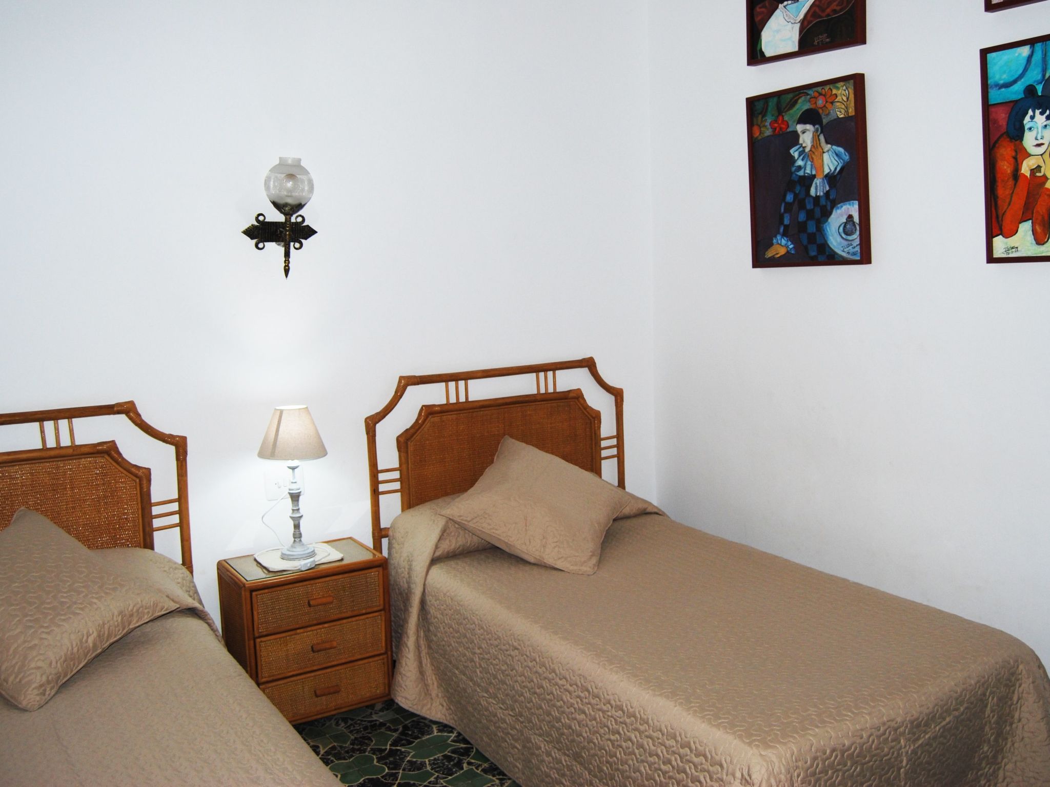 Ferienvilla, Seeblick, privater Pool und Parkplatz-Image-tags.info