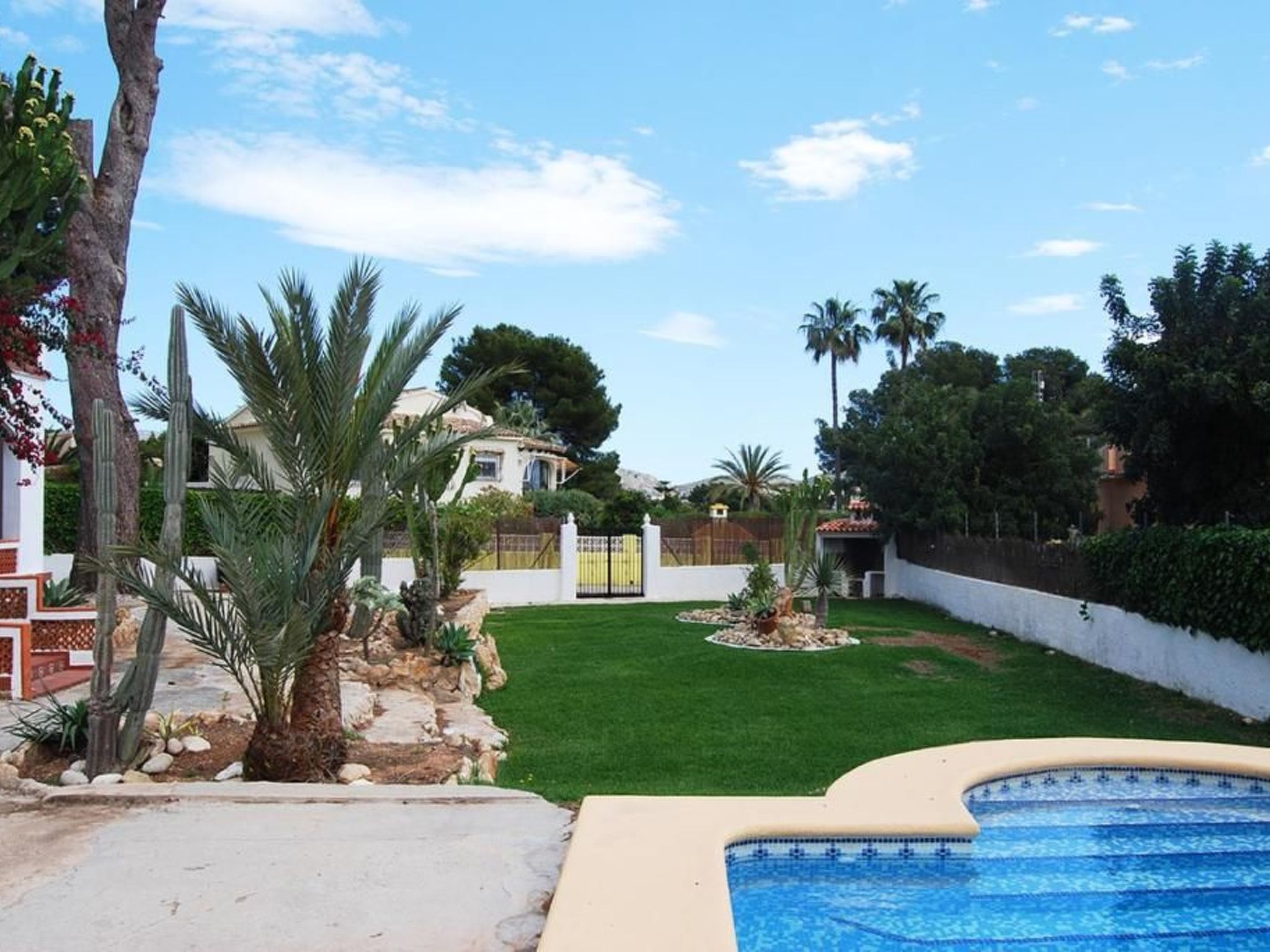 Ferienvilla, Seeblick, privater Pool und Parkplatz-Image-tags.info