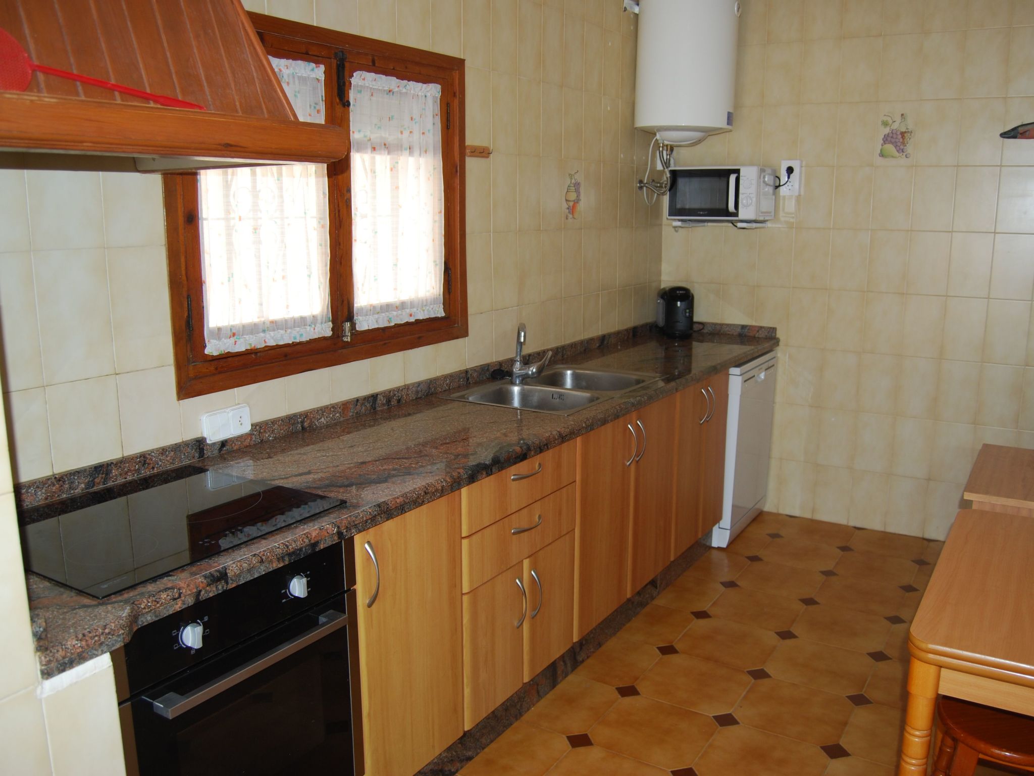 Ferienvilla, Seeblick, privater Pool und Parkplatz-Image-tags.info