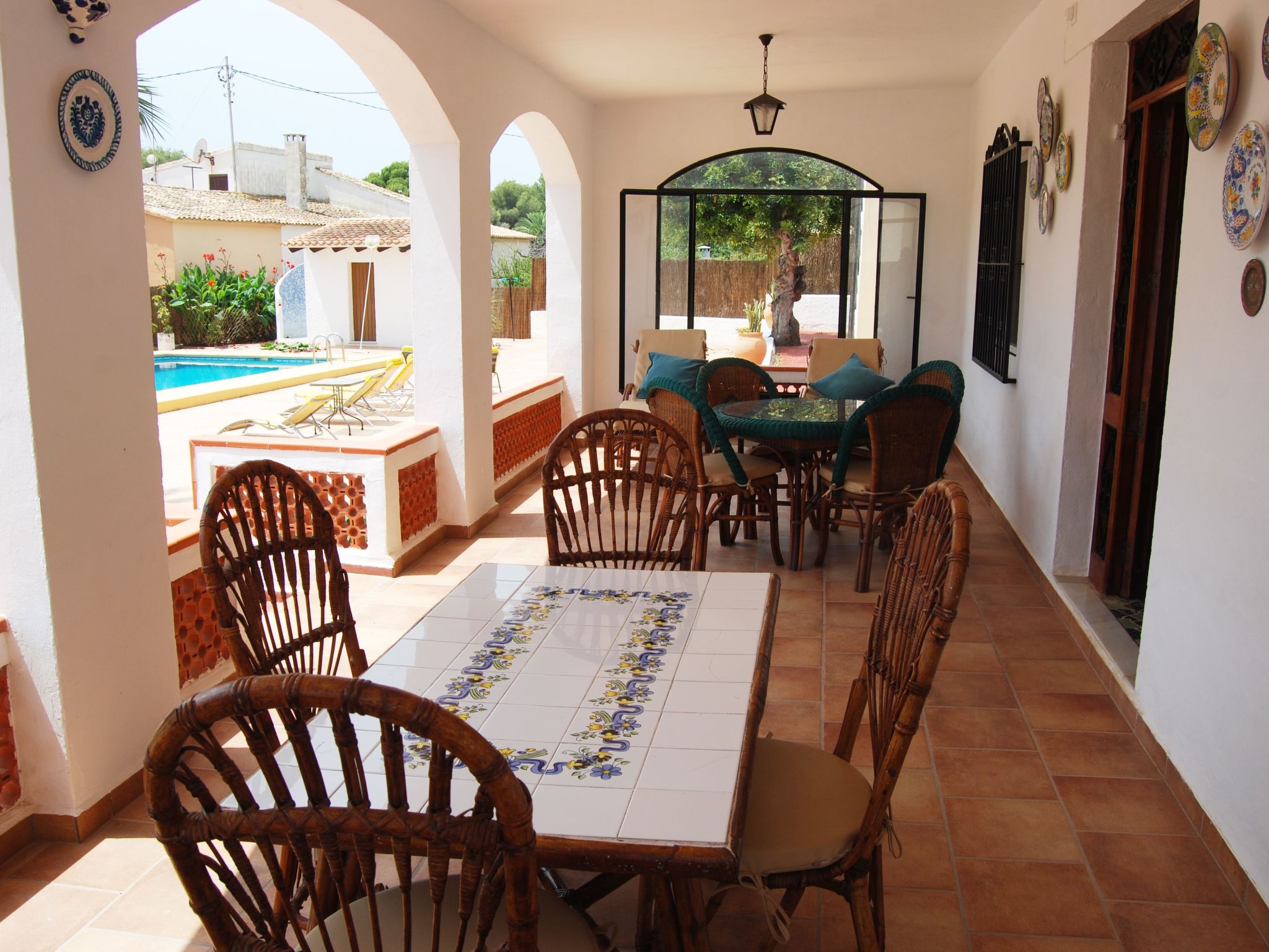 Ferienvilla, Seeblick, privater Pool und Parkplatz-Dehors