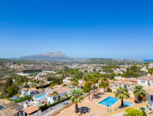 Zonnige bungalow met zwembad nabij Moraira, 5 km van de rotskust - thumbnail 4