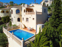 Vrijstaande villa met privézwembad en uitzicht op 5,5 km van Cala Moraig - thumbnail 1