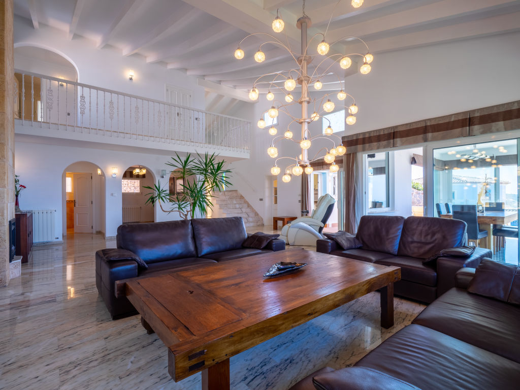 Stuttgart — Living Room