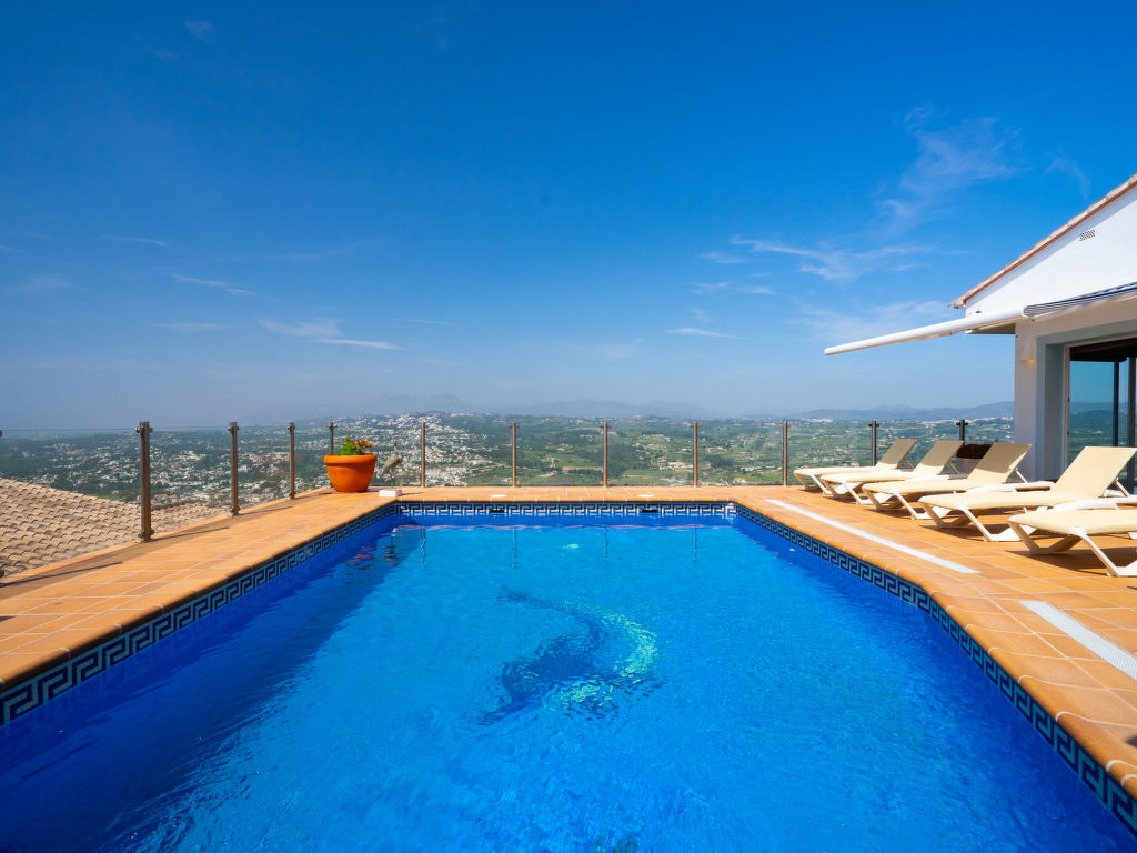 Stuttgart — Pool Outdoor