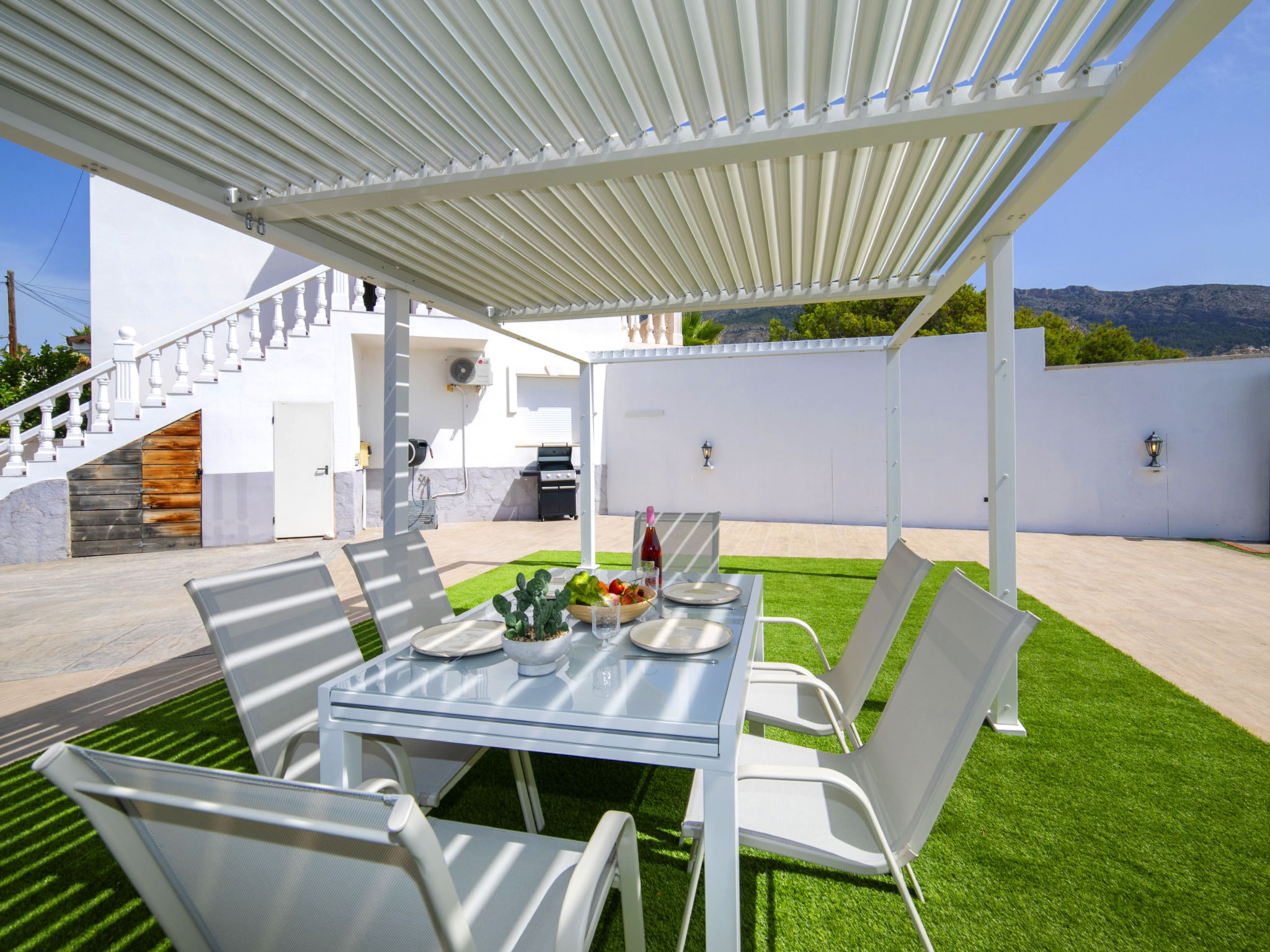 El Lloveret - Outside