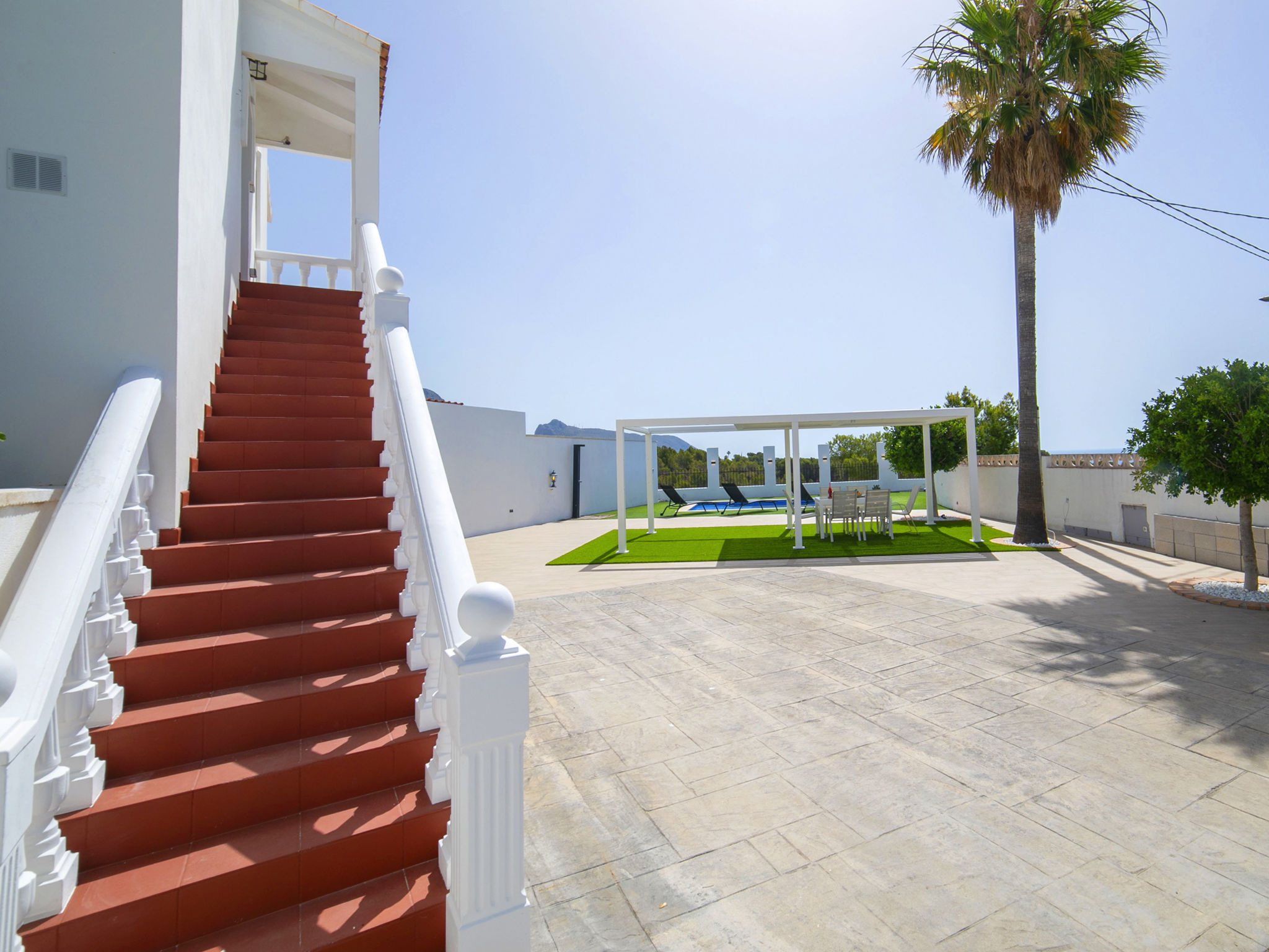 El Lloveret - Outside