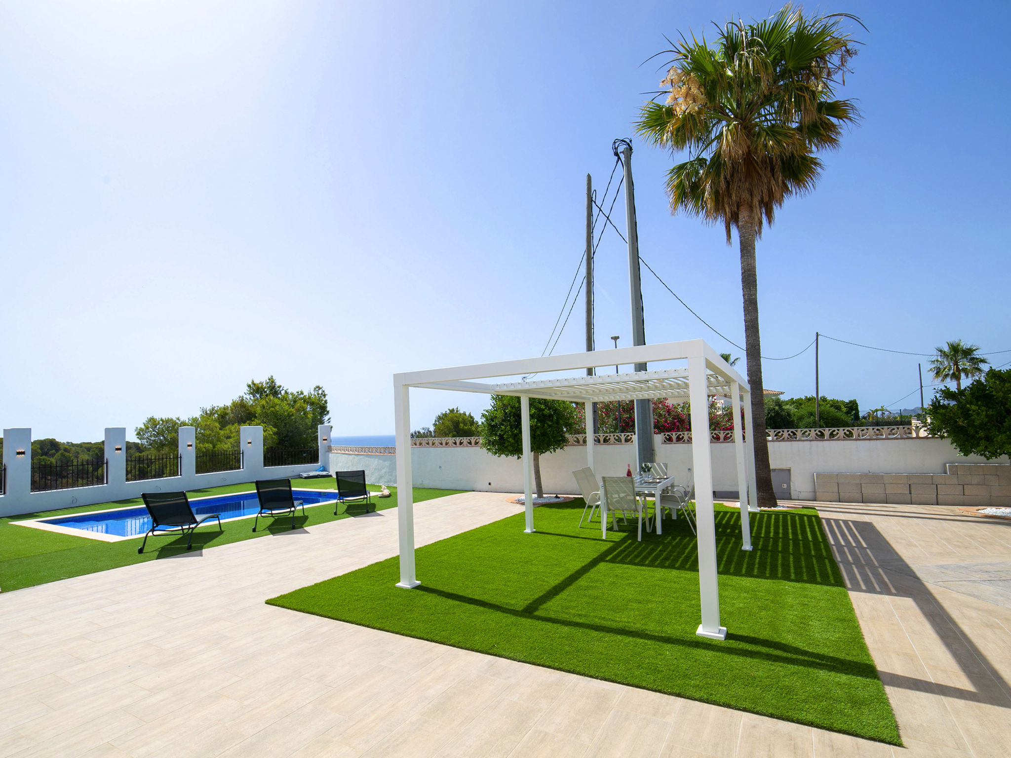 El Lloveret - Outside