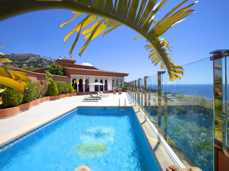 Zeezicht en luxe in Villa Azahara: Ruime villa voor 8 personen in Altea in Altea