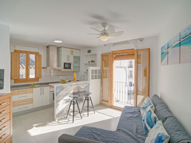 "Pont del Moncau", appartement 3-kamers 68 m2 op de 1e verdieping. Het objekt is geschikt voor 2 volwassenen + 3 kinderen. Licht, comfortabel en mooi ingericht: open woon-/eetkamer met Digitale TV, ai..