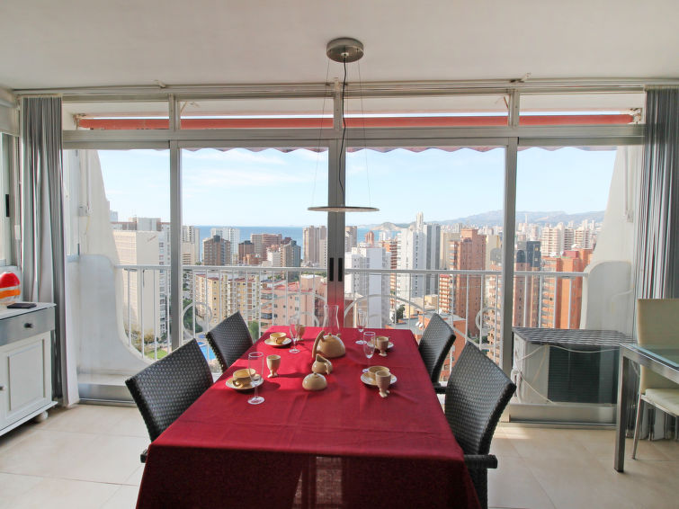 Op 650 m van zee: Zonnig appartement in Park Playa Levante, Benidorm in Benidorm