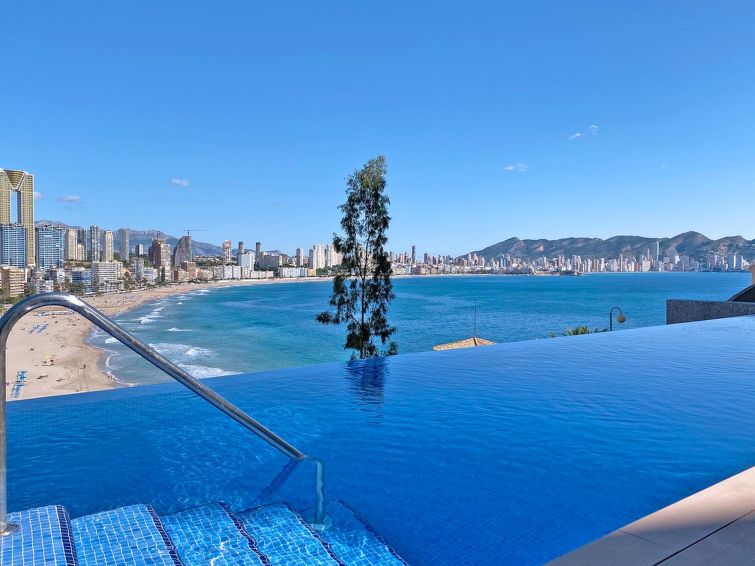 Ruim appartement met 3 slaapkamers bij Poniente Beach, Benidorm in Benidorm