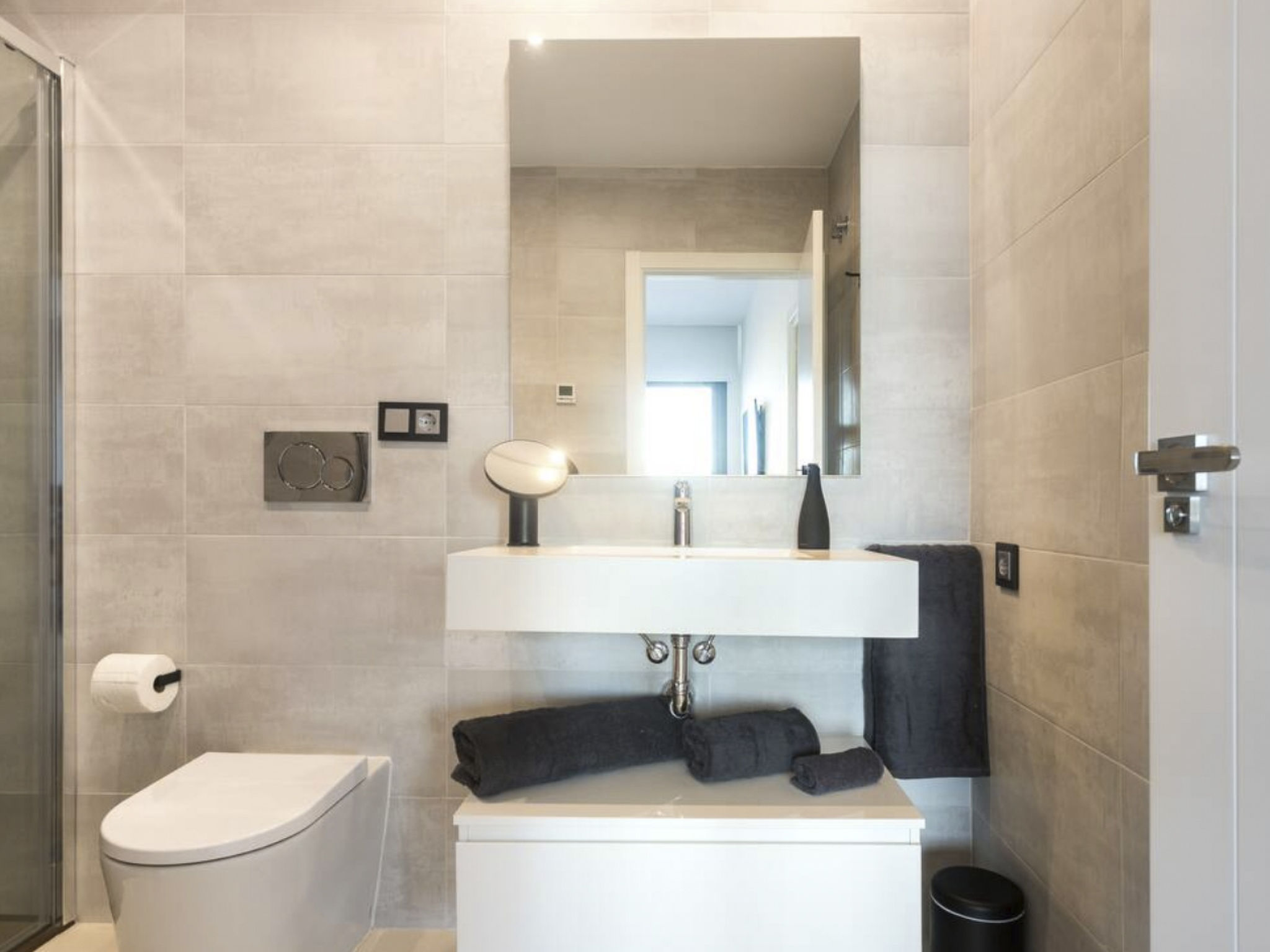 Luxuriöses Apartment mit Pool und Garage am Poniente Beach!-Image-tags.info