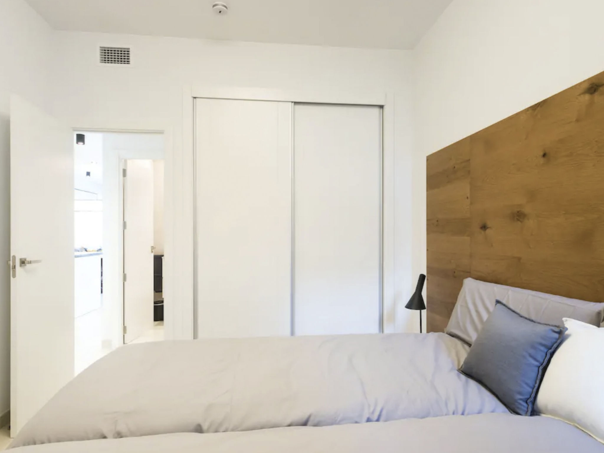 Luxuriöses Apartment mit Pool und Garage am Poniente Beach!-Image-tags.info