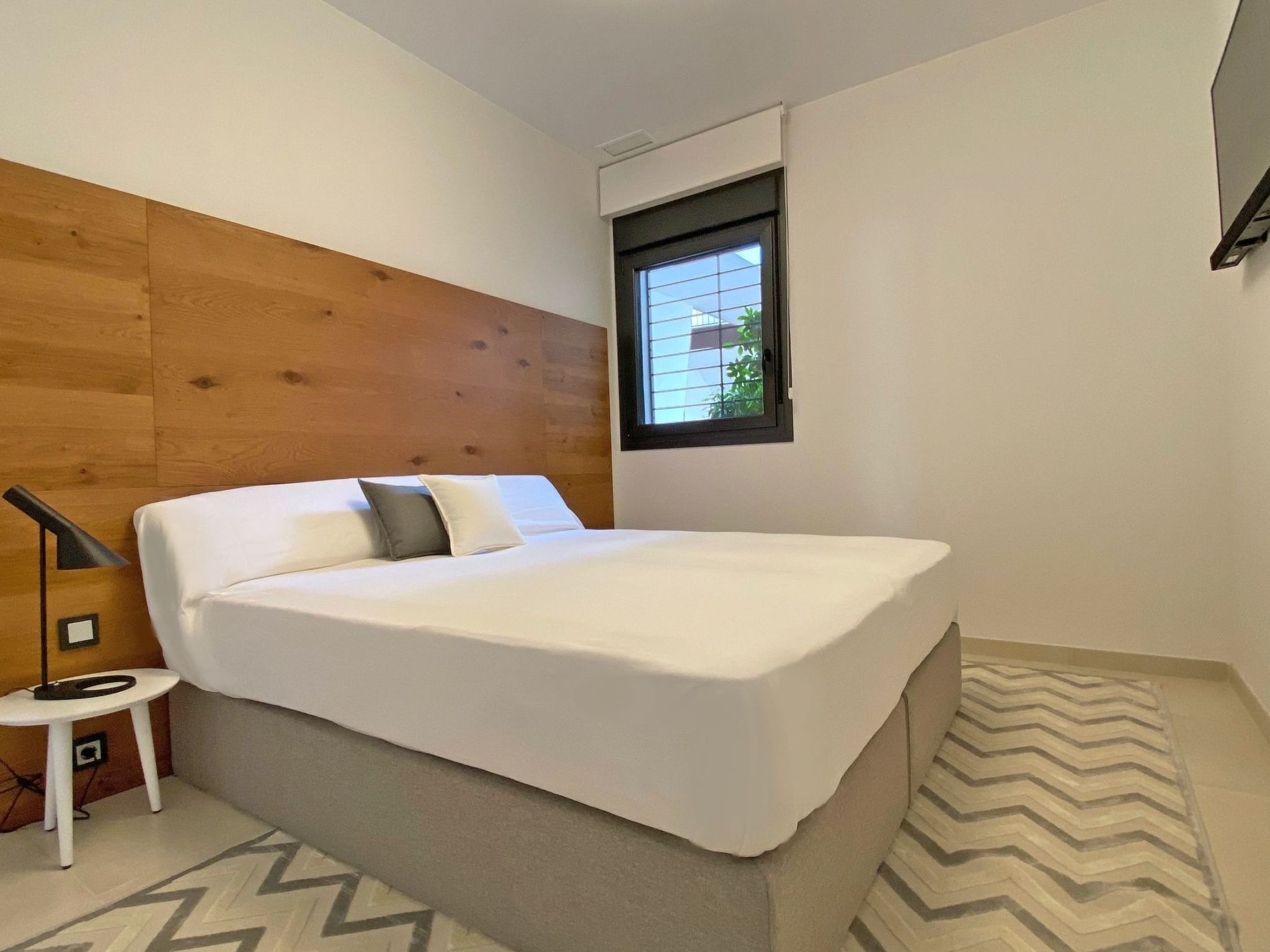 Luxuriöses Apartment mit Pool und Garage am Poniente Beach!-Image-tags.info