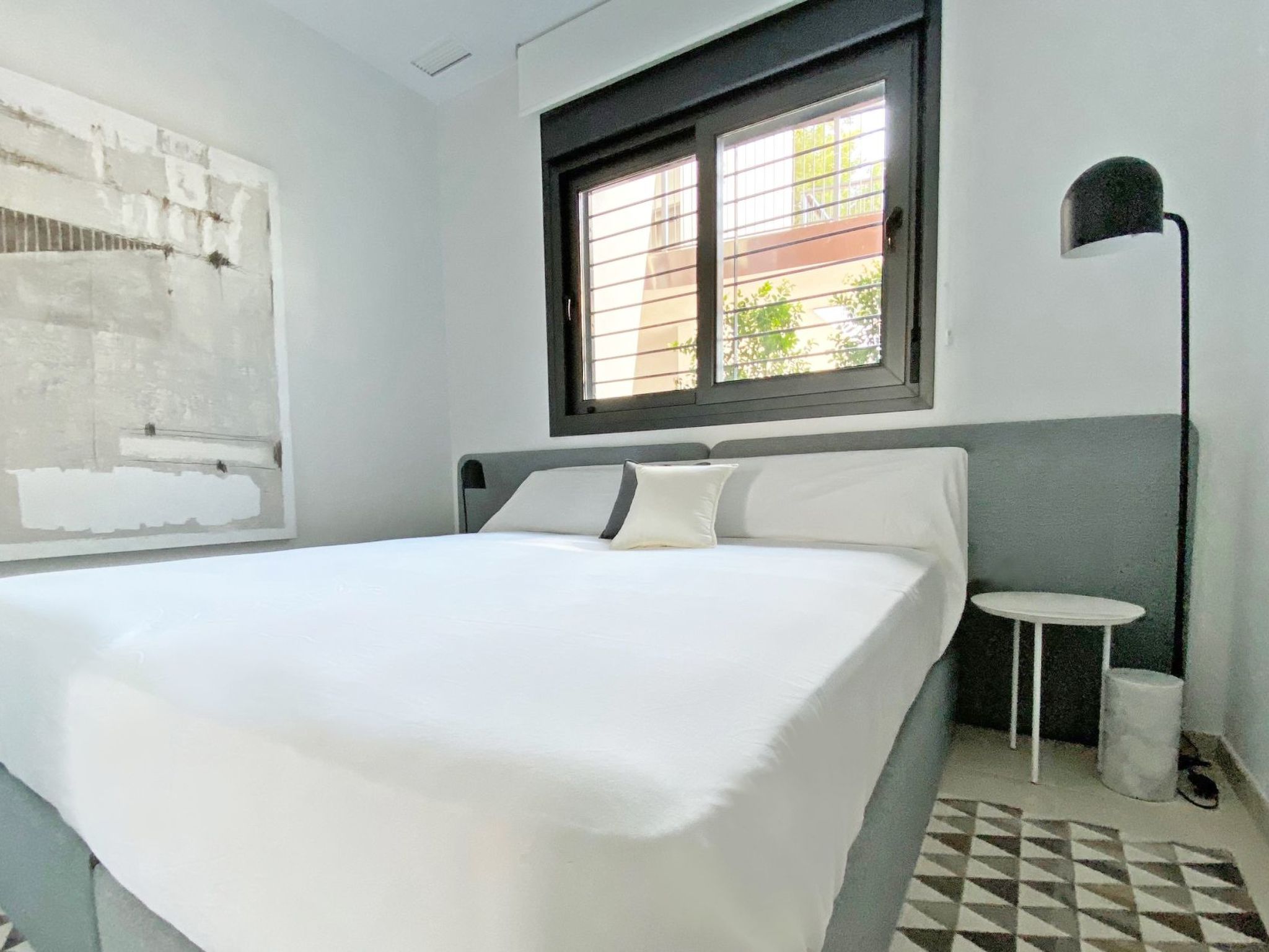 Luxuriöses Apartment mit Pool und Garage am Poniente Beach!-Image-tags.info