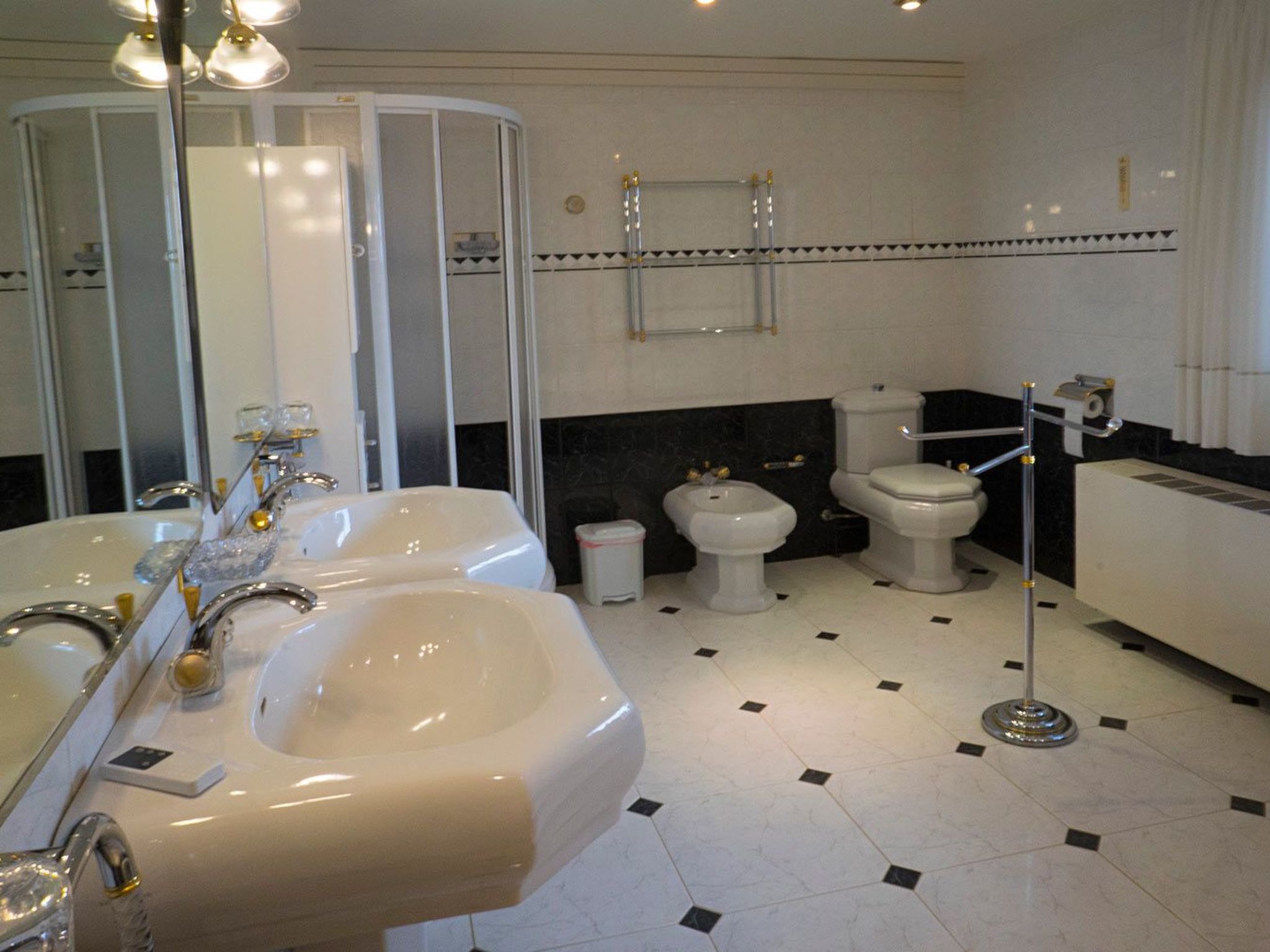 Casa Blanca 4-Dedans