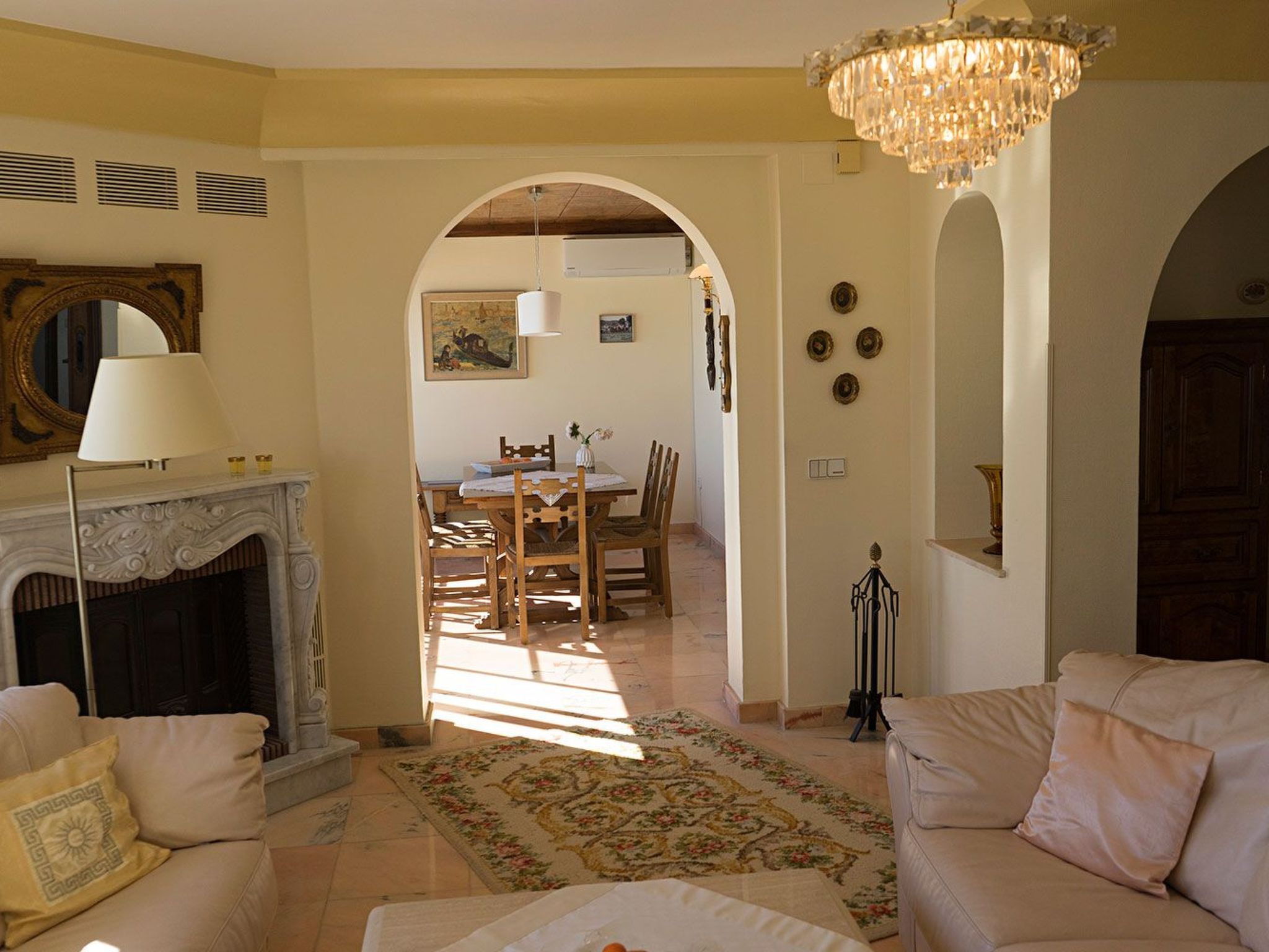 Casa Blanca 4-Dedans