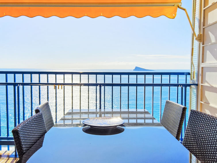 Aan zee: Zonnig appartement met zeezicht in Benidorm in Benidorm