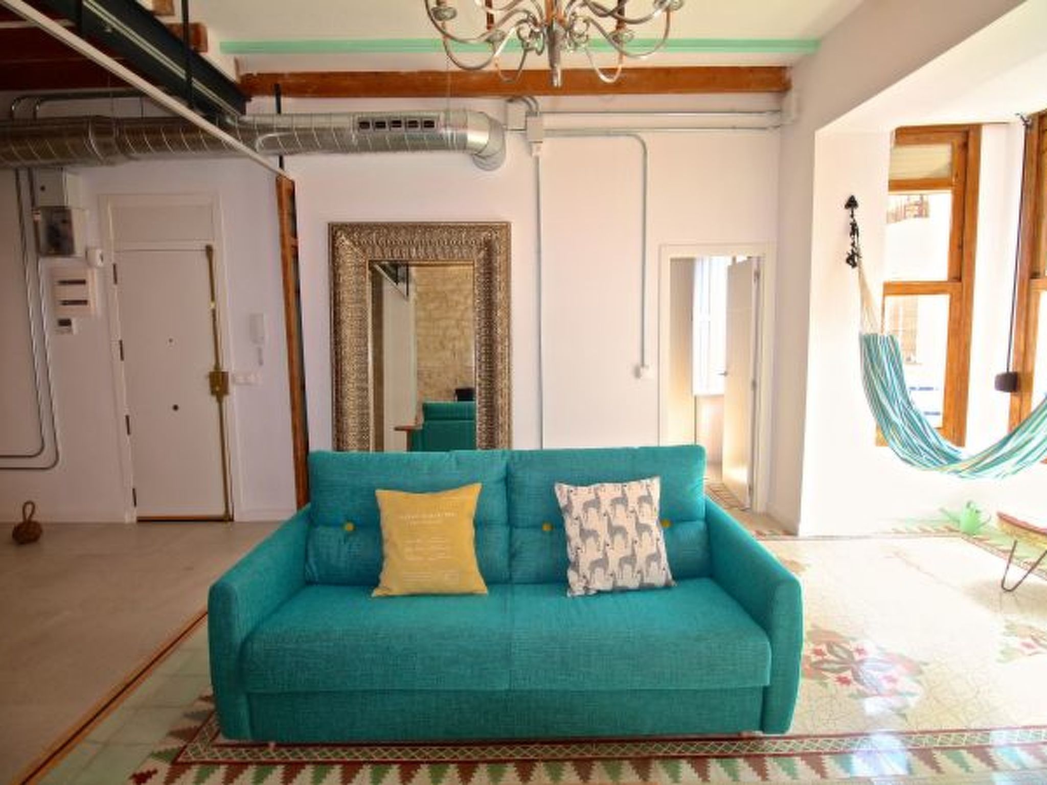 Photo of APART. GRANDE Y LUMINOSO EN EL CENTRO DE ALICANTE