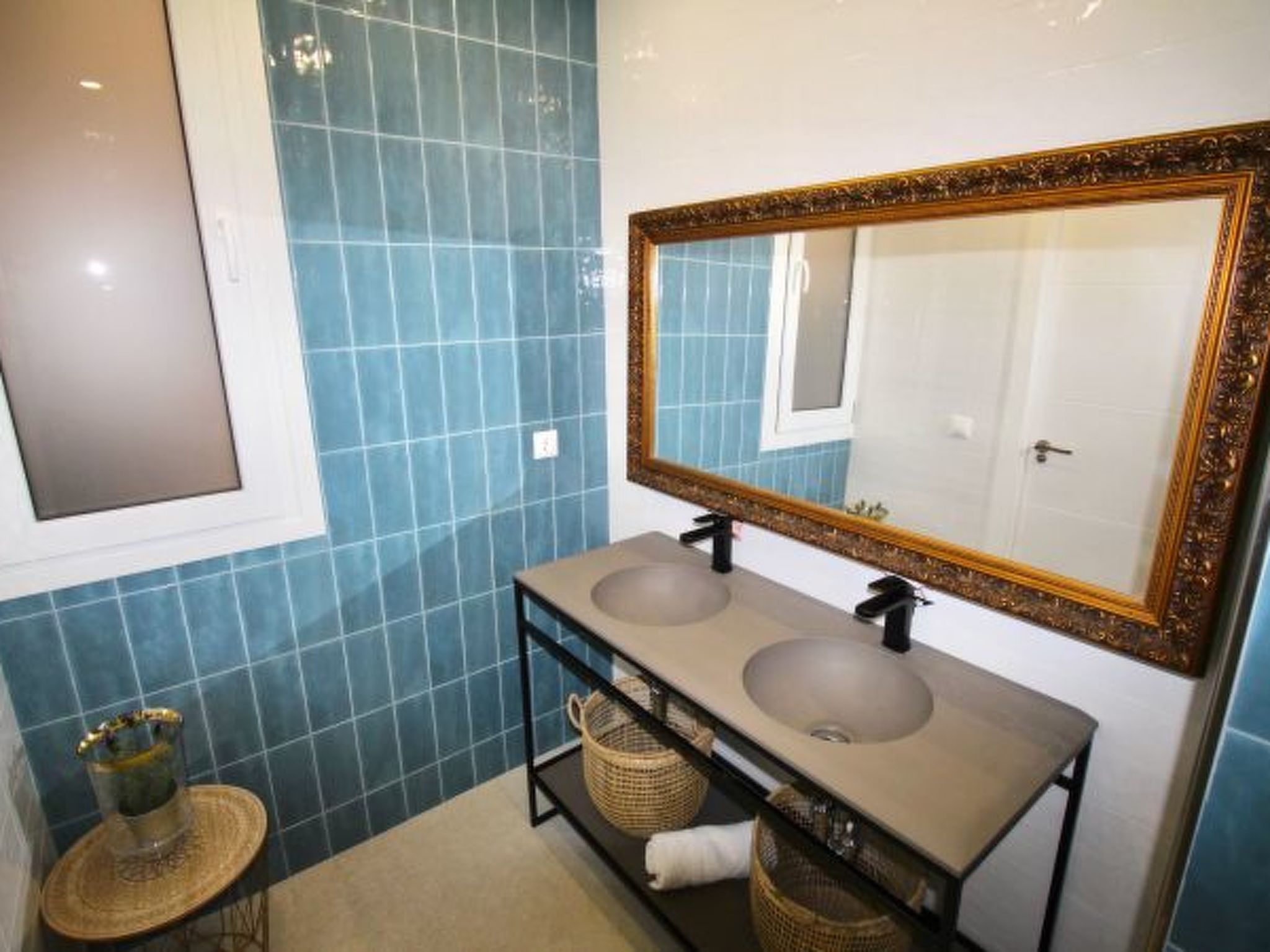 Photo of APART. GRANDE Y LUMINOSO EN EL CENTRO DE ALICANTE