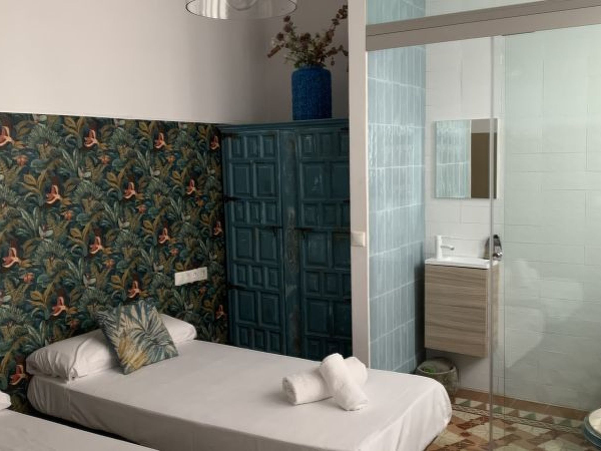 Photo of APART. GRANDE Y LUMINOSO EN EL CENTRO DE ALICANTE