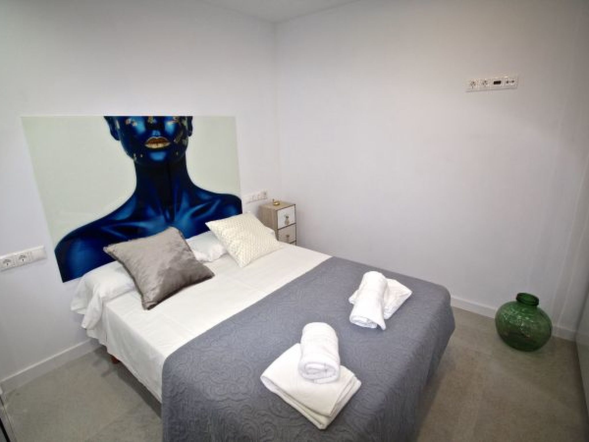 Photo of APART. GRANDE Y LUMINOSO EN EL CENTRO DE ALICANTE