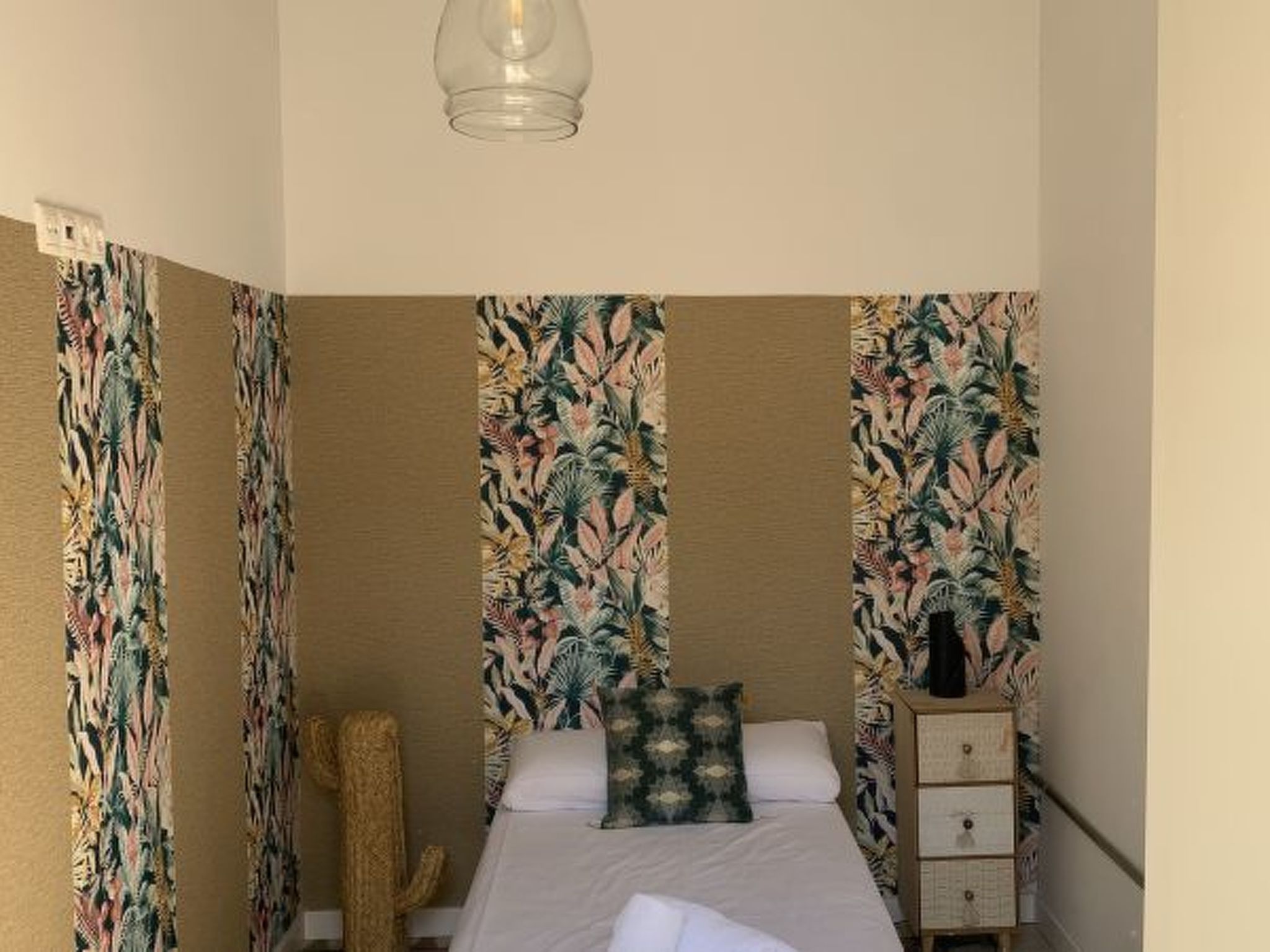 Photo of APART. GRANDE Y LUMINOSO EN EL CENTRO DE ALICANTE