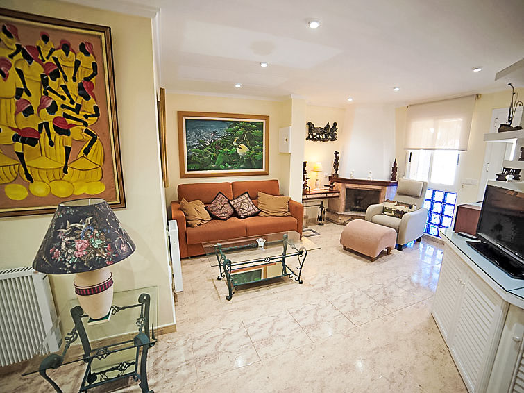 Search and Stay destination El Moncayo, VC - Spain from AU$ 191. Happy Day