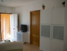 Lichte hoekwoning met grote tuin, vlakbij strand en golf in Torrevieja - thumbnail 5
